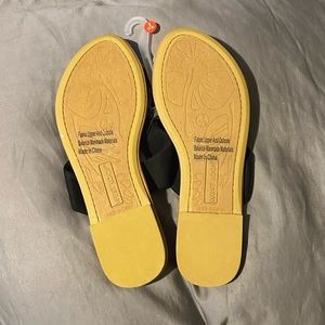 Women’s sandals